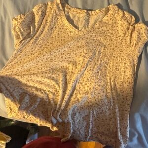 Old Navy Cream Short Sleeve Tee